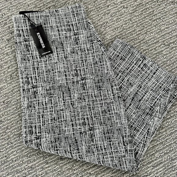 Express Pencil Skirt (NEW WITH TAGS) - Picture 2 of 2